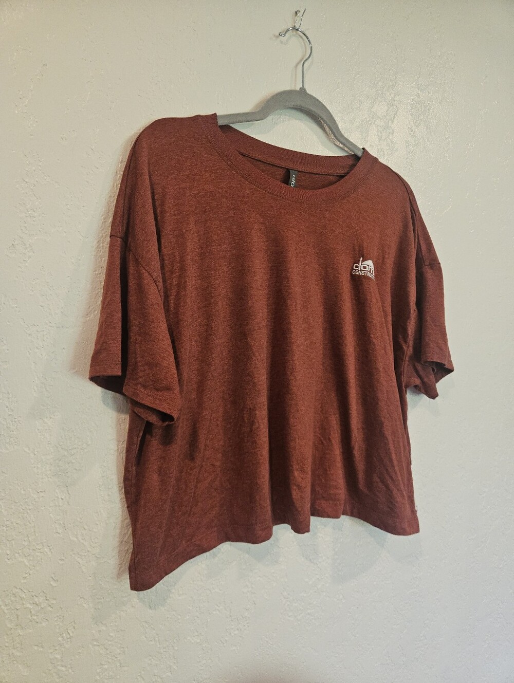 Vuori Energy Tee Women’s XL Red Clay Short Sleeve Crop VW1011 Stretch Rust Color